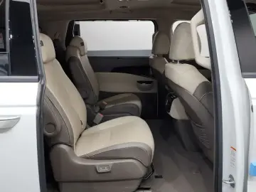 2021 Kia Carnival с пробегом 22 188 км