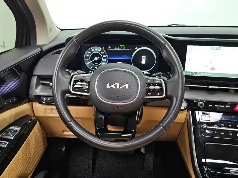 2023 Kia Carnival с пробегом 40 703 км