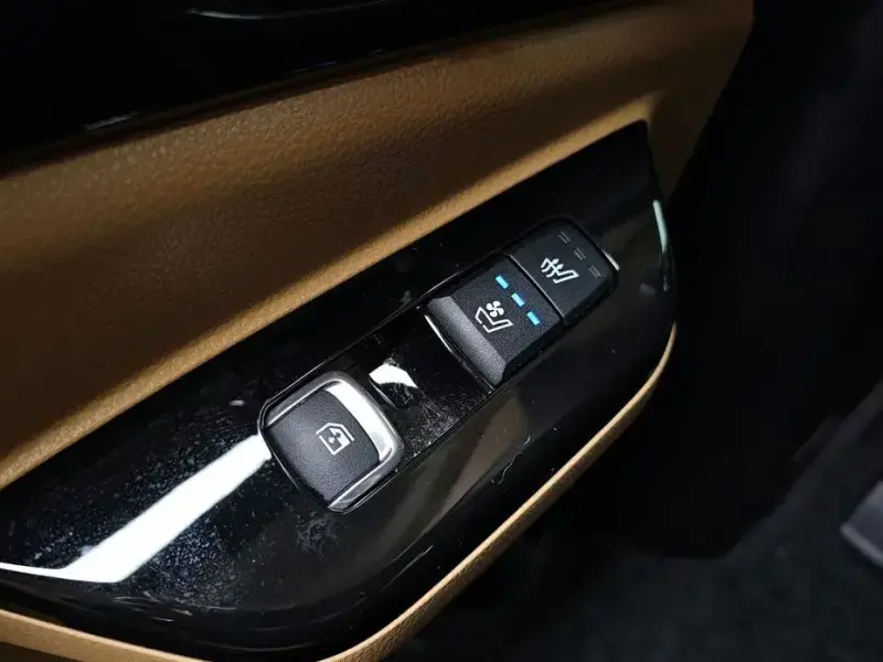 2023 Kia Carnival с пробегом 40 703 км
