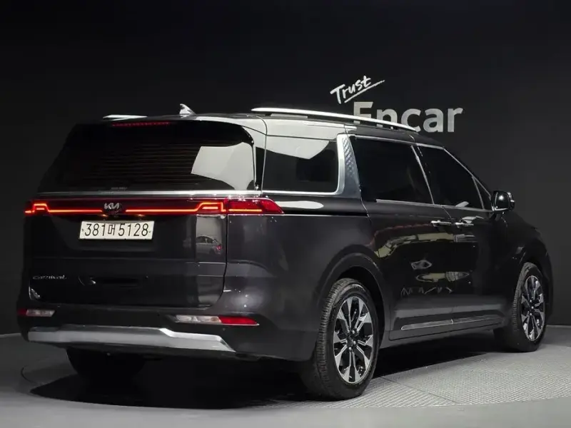 2021 Kia Carnival с пробегом 93 946 км