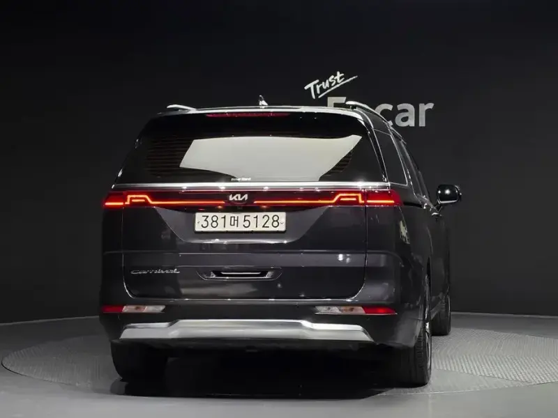 2021 Kia Carnival с пробегом 93 946 км