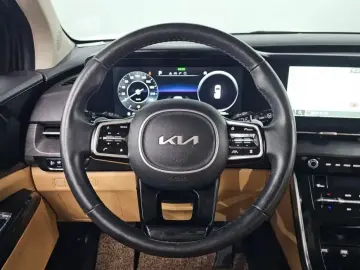 2023 Kia Carnival с пробегом 84 562 км