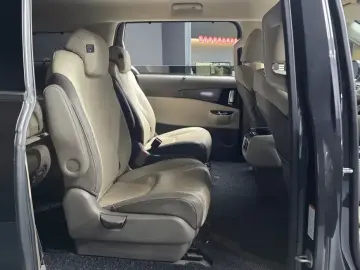 2021 Kia Carnival с пробегом 93 946 км