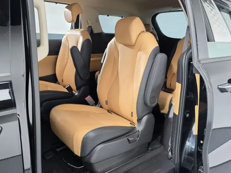 2023 Kia Carnival с пробегом 46 955 км