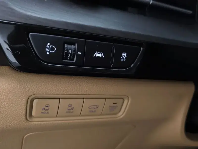 2023 Kia Carnival с пробегом 46 955 км