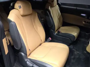 2022 Kia Carnival с пробегом 30 597 км