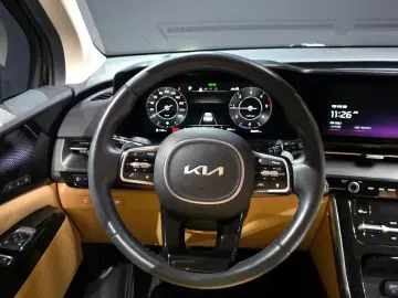 2022 Kia Carnival с пробегом 30 597 км