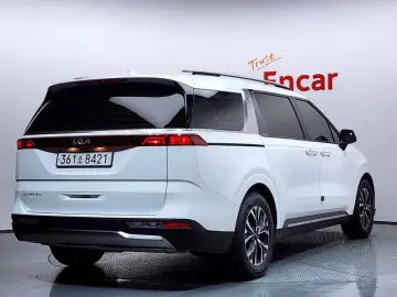 2022 Kia Carnival с пробегом 65 623 км