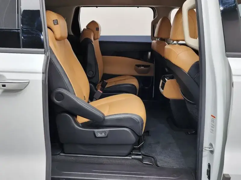 2022 Kia Carnival с пробегом 65 631 км