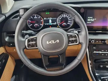 2022 Kia Carnival с пробегом 65 631 км
