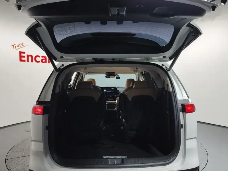 2022 Kia Carnival с пробегом 65 631 км