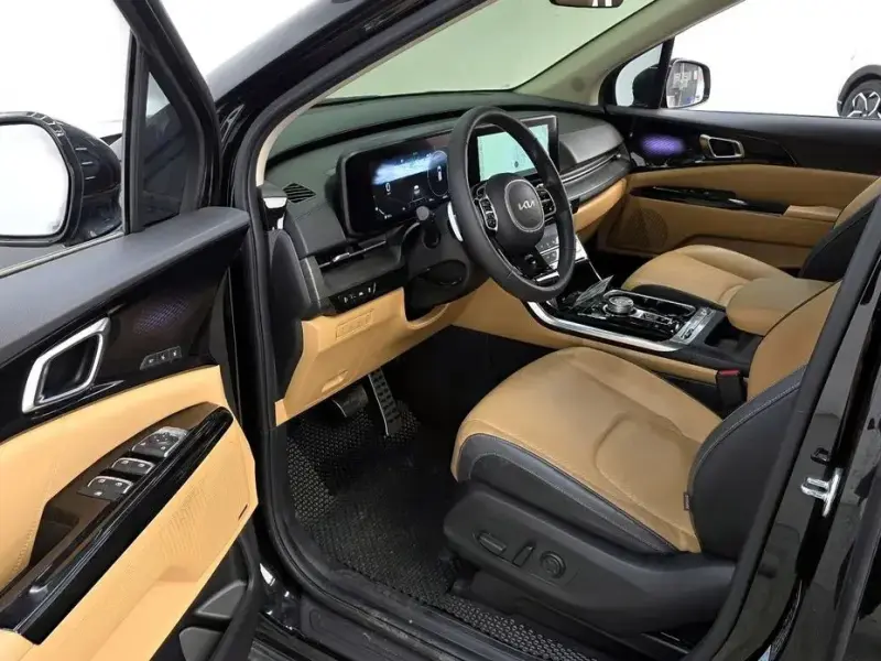 2023 Kia Carnival с пробегом 60 855 км
