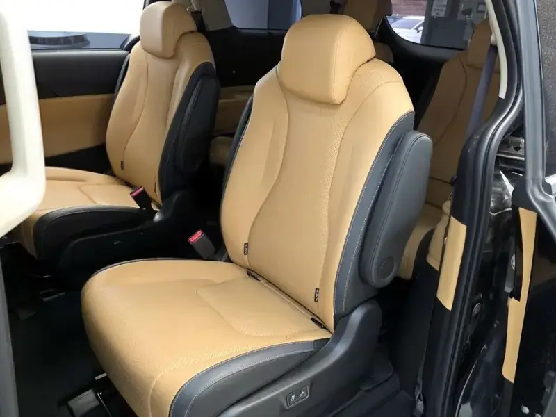 2023 Kia Carnival с пробегом 60 855 км
