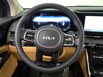 2023 Kia Carnival с пробегом 60 855 км