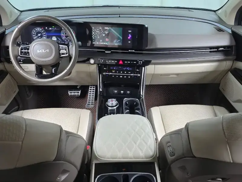 2023 Kia Carnival с пробегом 45 938 км