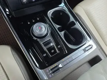2023 Kia Carnival с пробегом 45 938 км