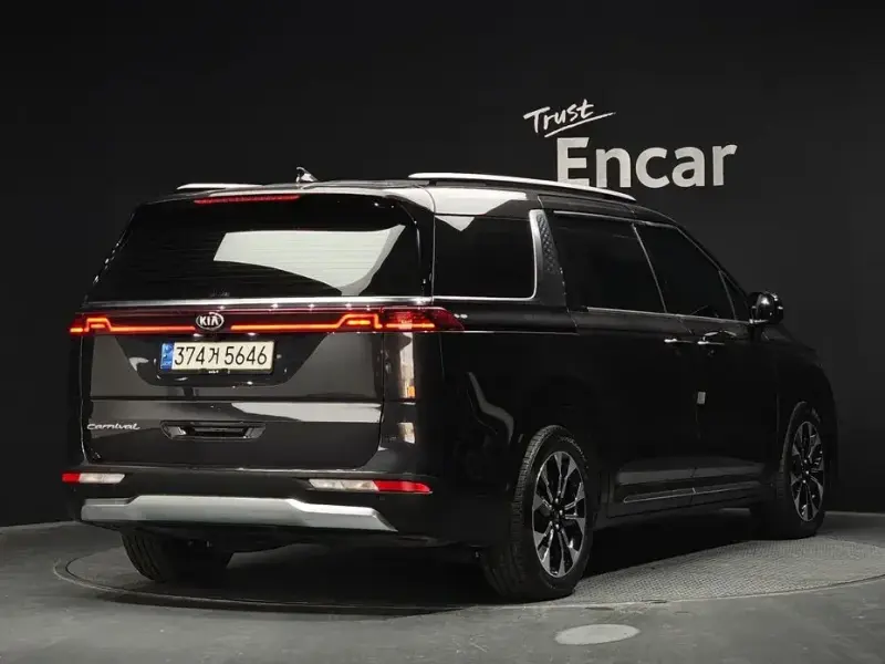 2021 Kia Carnival с пробегом 48 182 км