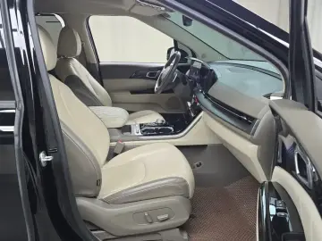 2023 Kia Carnival с пробегом 45 938 км