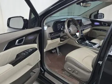 2023 Kia Carnival с пробегом 45 938 км