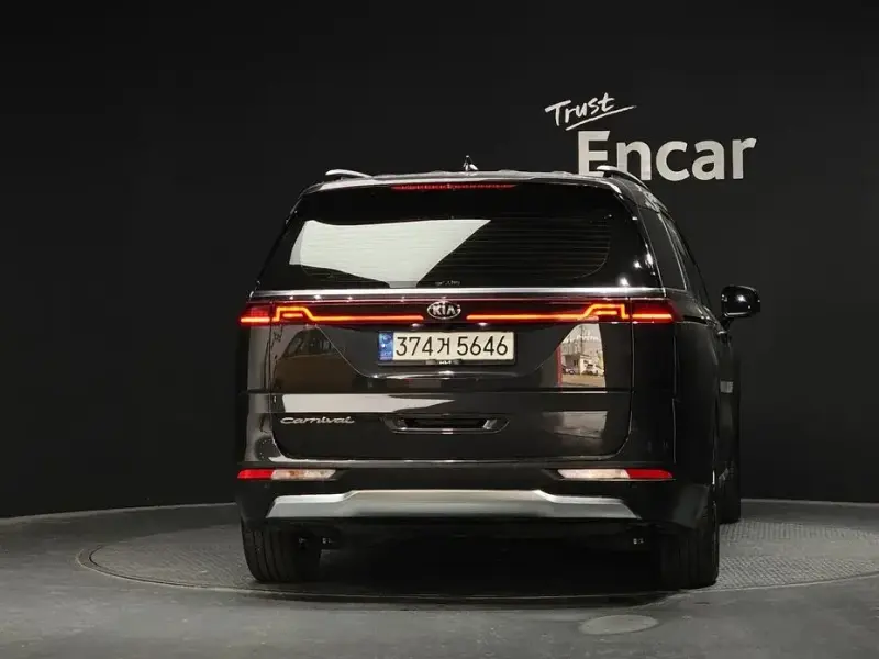 2021 Kia Carnival с пробегом 48 182 км