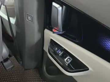 2023 Kia Carnival с пробегом 45 938 км