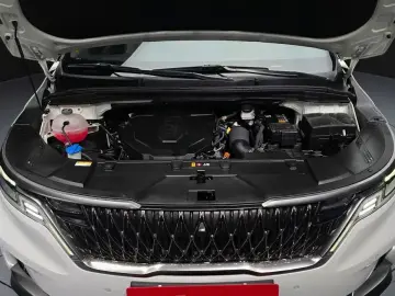 2022 Kia Carnival с пробегом 9 733 км