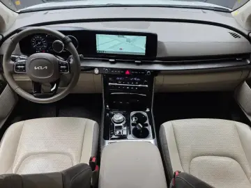 2022 Kia Carnival с пробегом 9 733 км