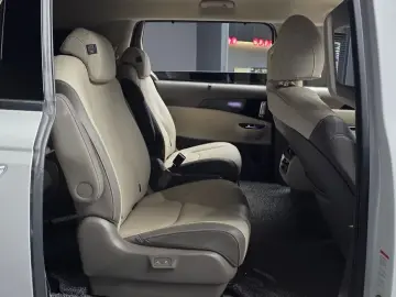2022 Kia Carnival с пробегом 9 733 км