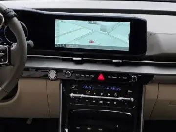 2022 Kia Carnival с пробегом 9 733 км