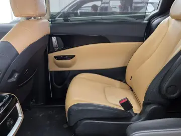2021 Kia Carnival с пробегом 151 407 км