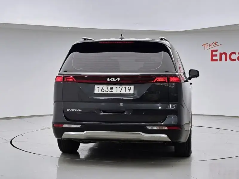 2023 Kia Carnival с пробегом 68 125 км