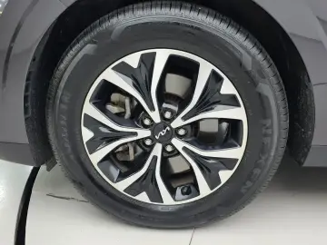2023 Kia Carnival с пробегом 68 125 км