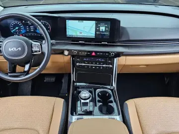 2023 Kia Carnival с пробегом 68 125 км