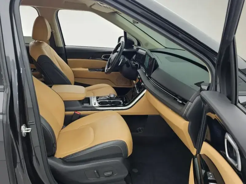 2023 Kia Carnival с пробегом 68 125 км