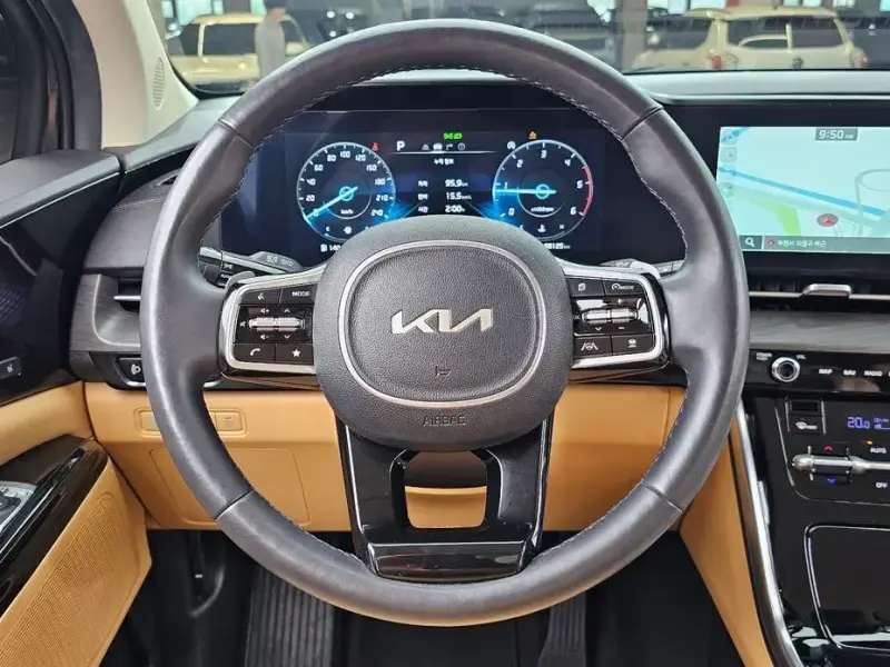 2023 Kia Carnival с пробегом 68 125 км