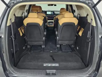 2023 Kia Carnival с пробегом 68 125 км