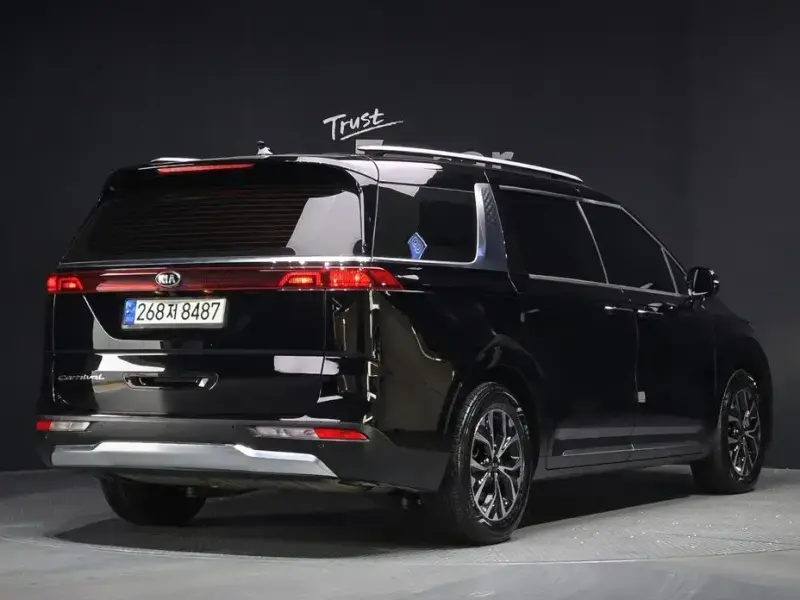 2021 Kia Carnival с пробегом 91 813 км