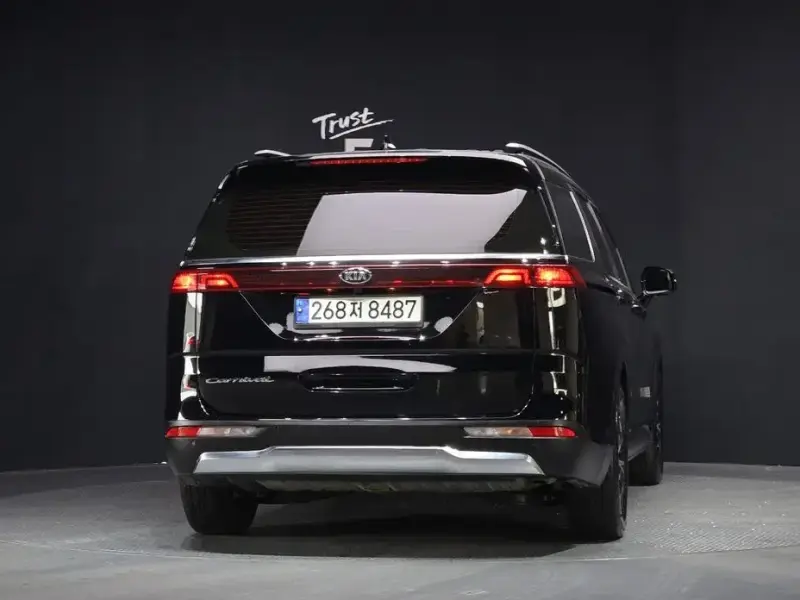2021 Kia Carnival с пробегом 91 813 км