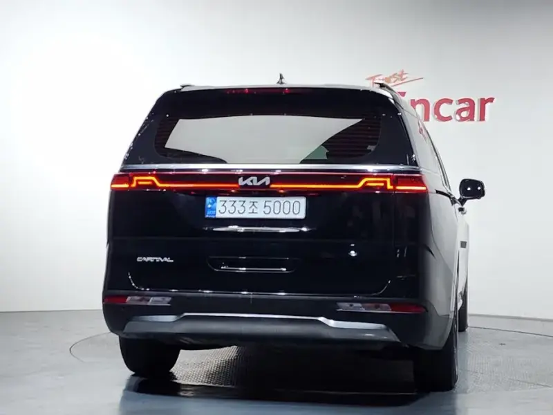 2023 Kia Carnival с пробегом 31 291 км