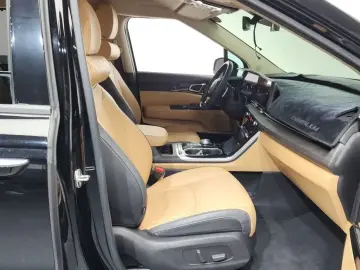 2023 Kia Carnival с пробегом 31 291 км