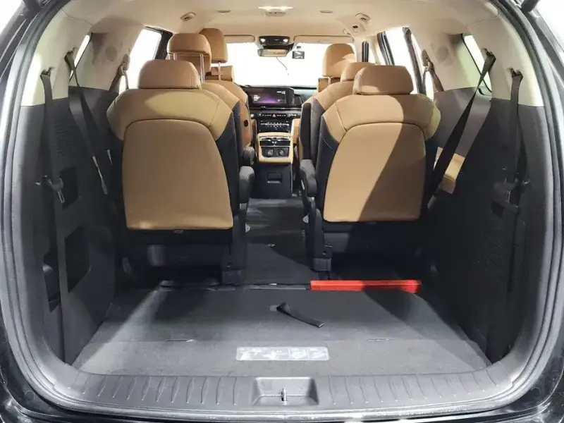 2023 Kia Carnival с пробегом 31 291 км