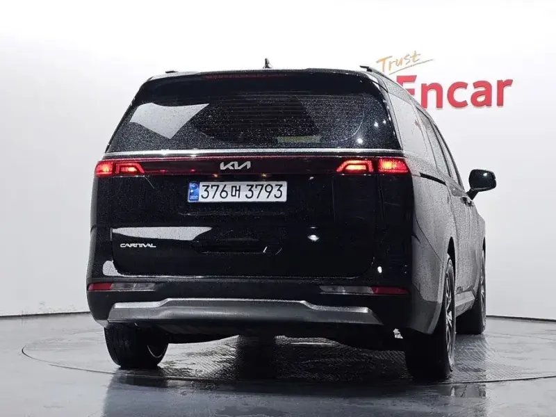 2023 Kia Carnival с пробегом 47 139 км