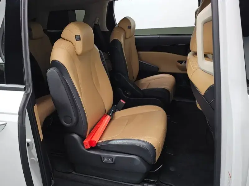 2021 Kia Carnival с пробегом 50 996 км