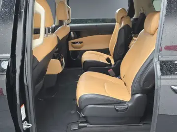 2023 Kia Carnival с пробегом 47 139 км