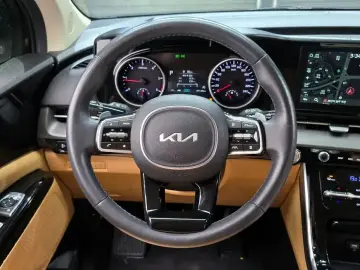 2023 Kia Carnival с пробегом 47 139 км