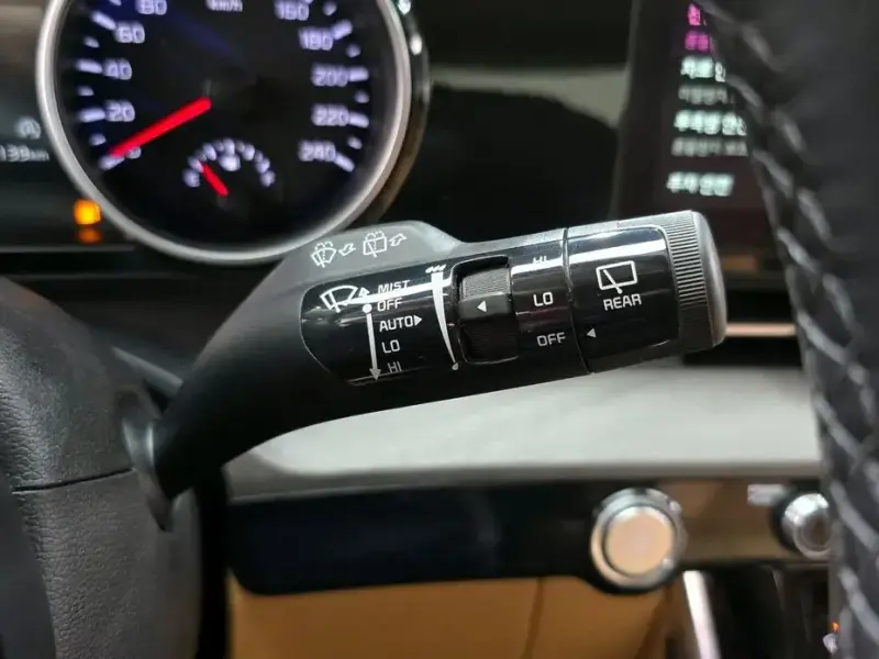 2023 Kia Carnival с пробегом 47 139 км