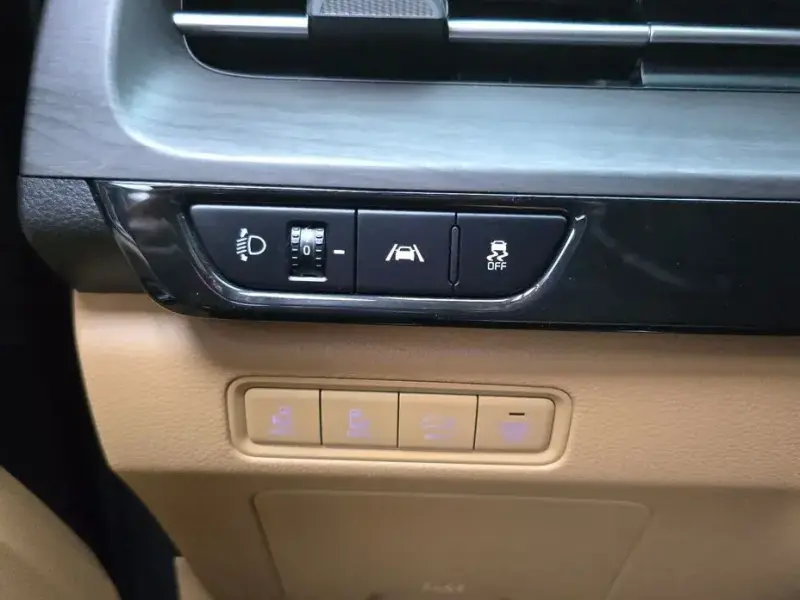 2023 Kia Carnival с пробегом 47 139 км