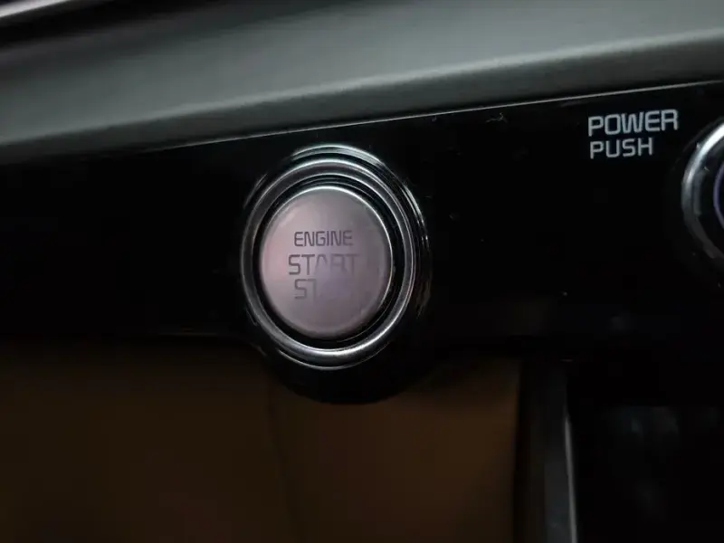 2023 Kia Carnival с пробегом 47 139 км