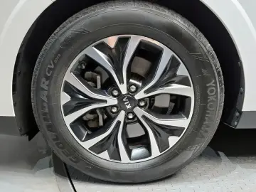 2021 Kia Carnival с пробегом 115 299 км