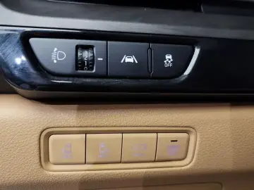 2023 Kia Carnival с пробегом 33 971 км
